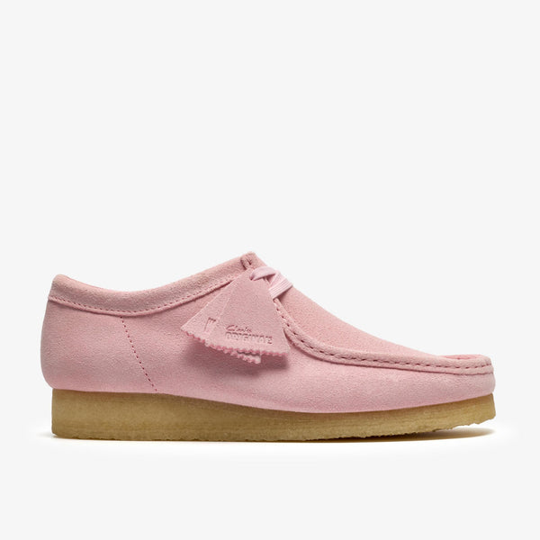 CLARKS WALLABEE LIGHT PINK SUEDE — Clarks