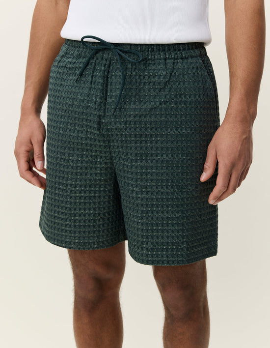 Les Deux CHECK SEERSUCKER SHORTS Pine Green — Les Deux