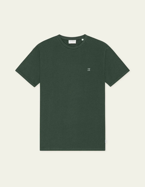 Les Deux Core Contrast T-Shirt Pine Green — Les Deux