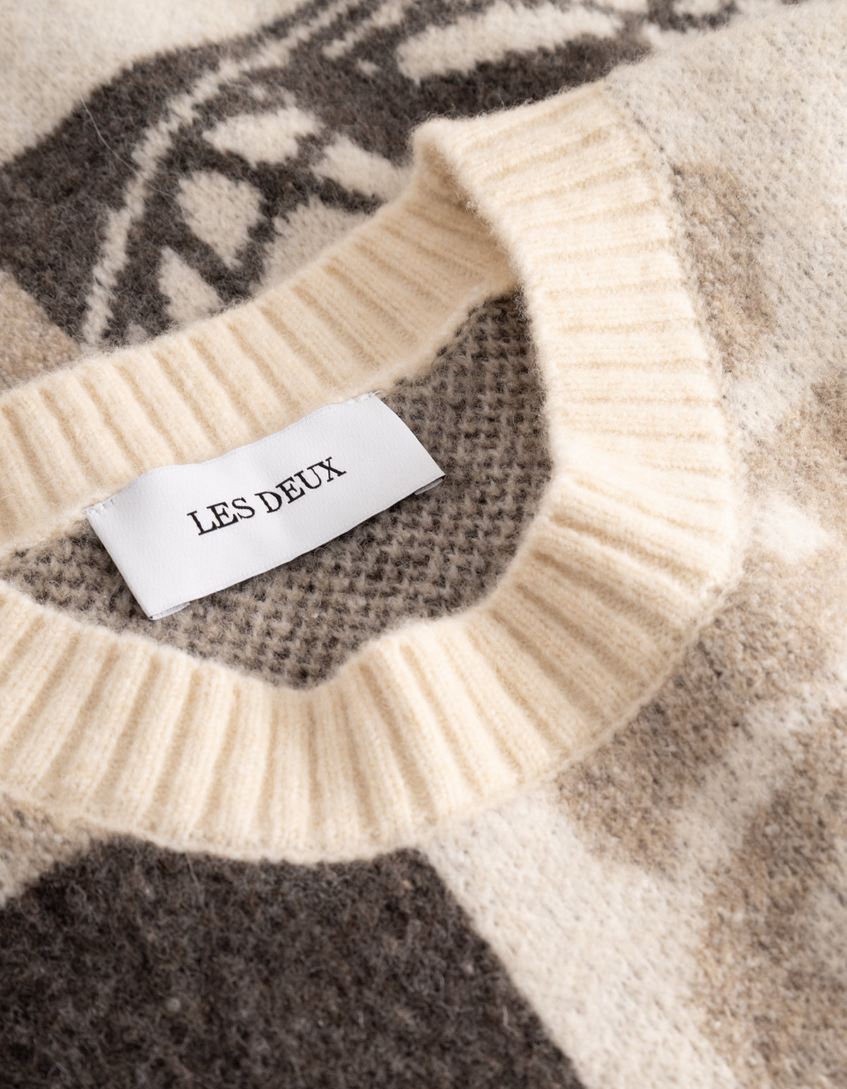 Les Deux Globe Crewneck Knit Dark Sand