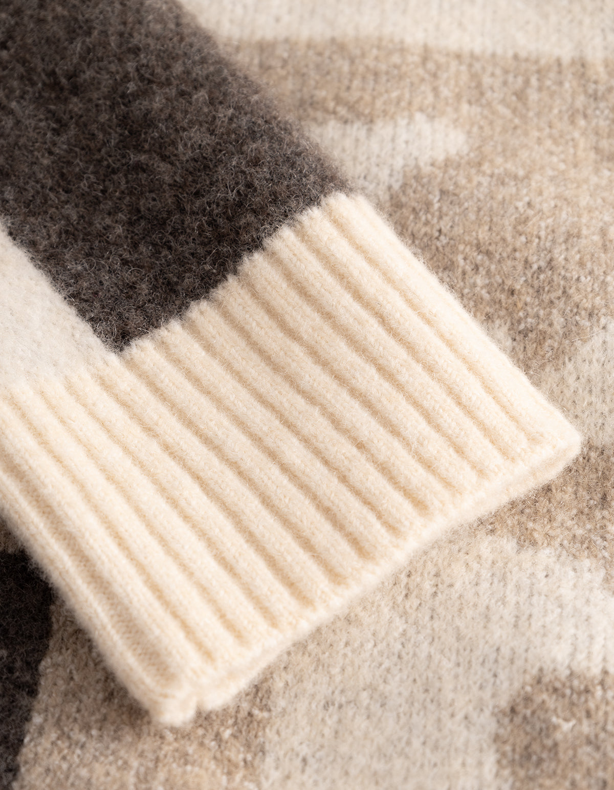 Les Deux Globe Crewneck Knit Dark Sand