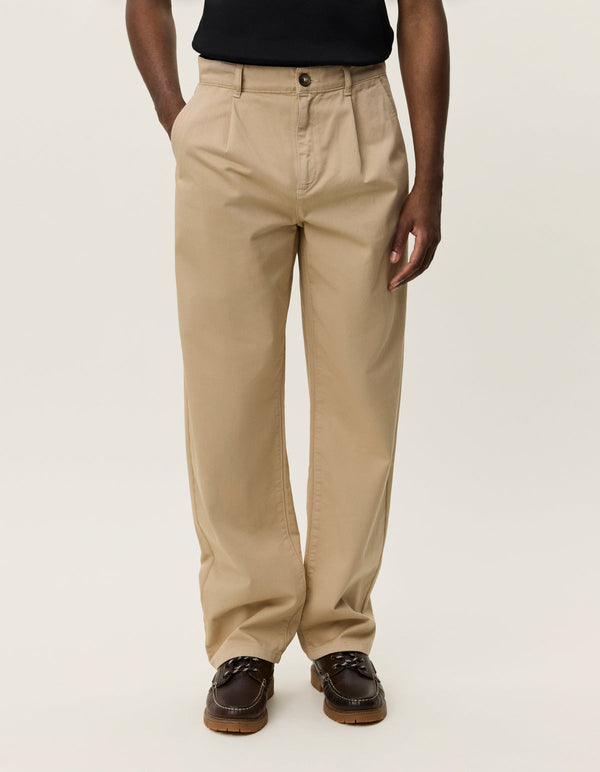Les Deux Romeo Pleated Chino Pants Irish Cream — Les Deux