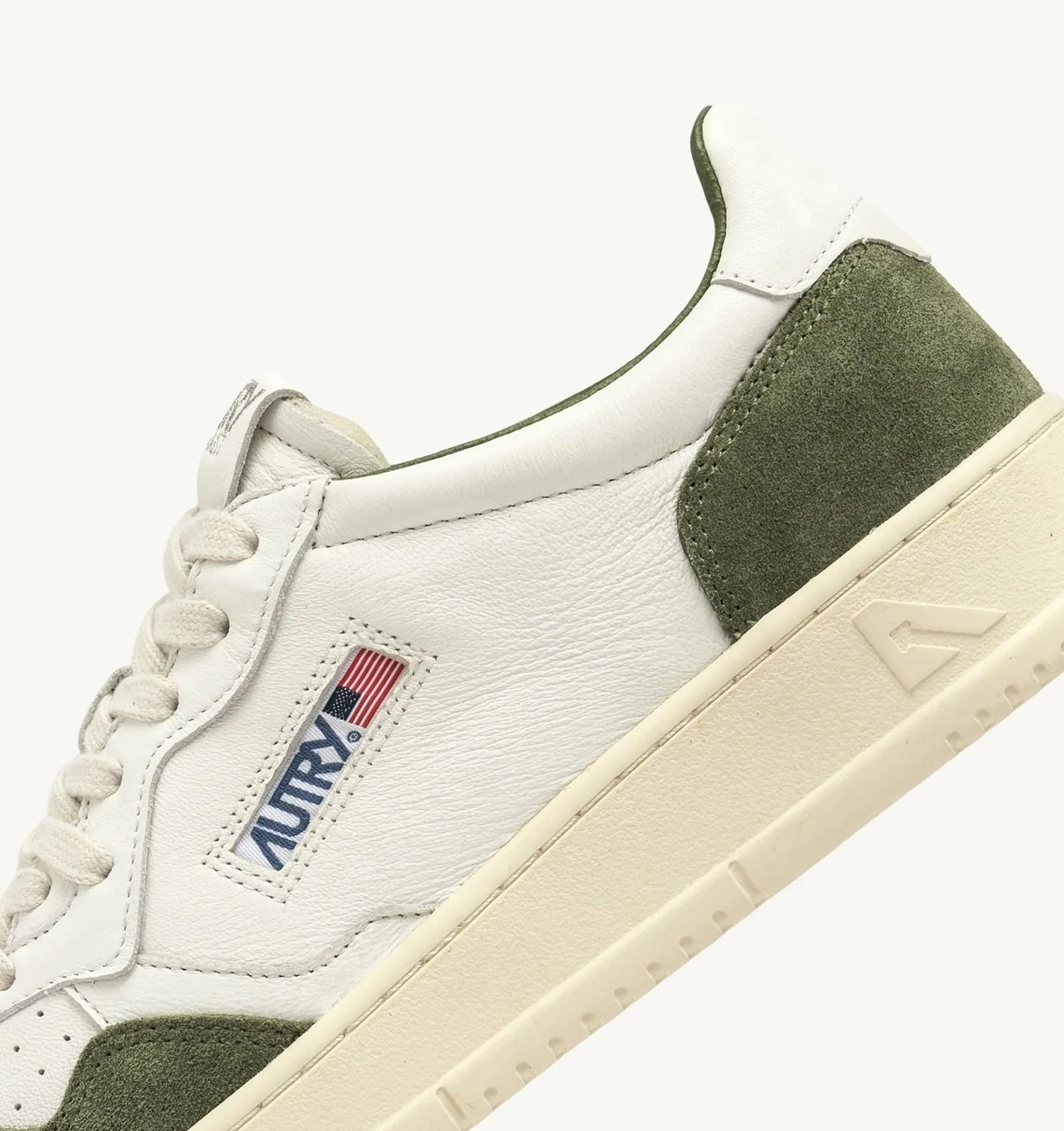 Autry Medalist Low White Military