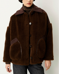 Sessun Manteau icy rocky Earth