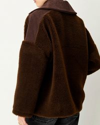 Sessun Manteau icy rocky Earth