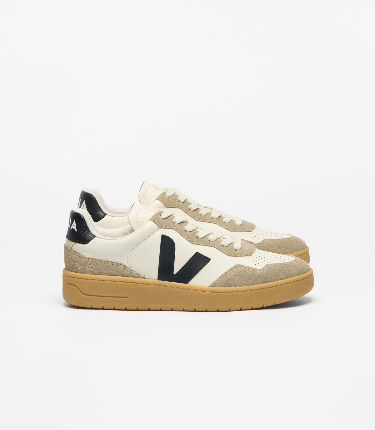 VEJA V-90 LEATHER PURE BLACK NATURAL